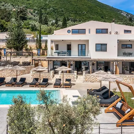 Ionian Hospitality & * ניקיאנה