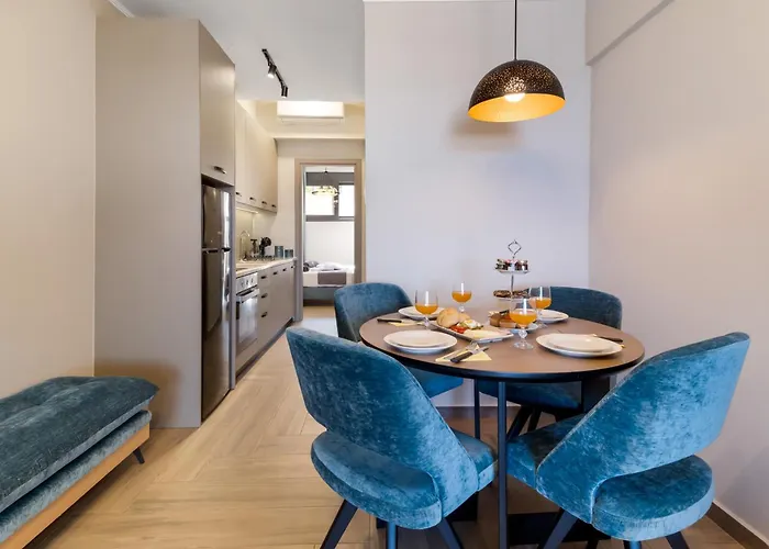 Ionian Hospitality & דירה